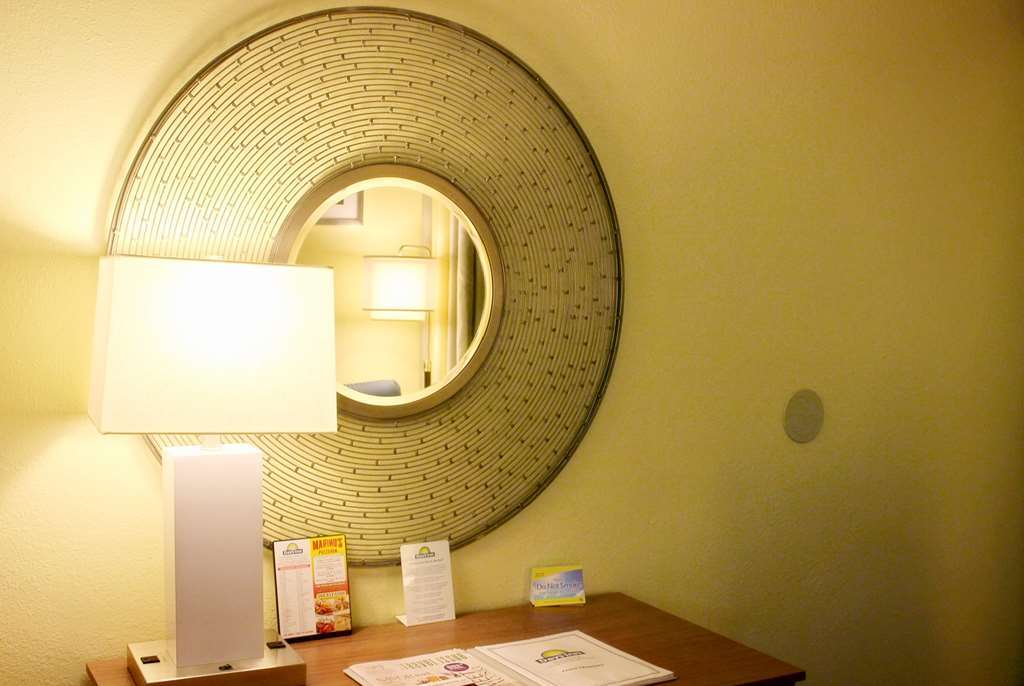 Days Inn By Wyndham Newark Wilmington Quarto foto